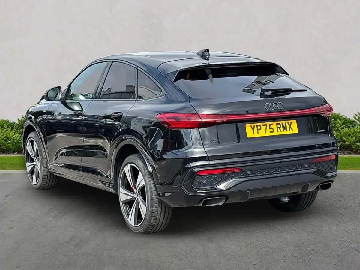 Used Audi Q5 Comfort 200 HP (147 kW) 2026 Black SUV