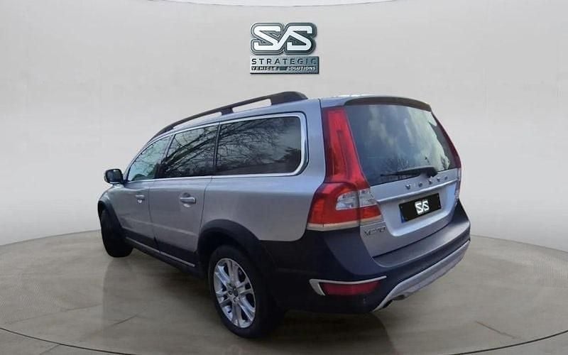 Used Volvo XC70 SE Lux 220 HP (161 kW) 2015 Silver Estate
