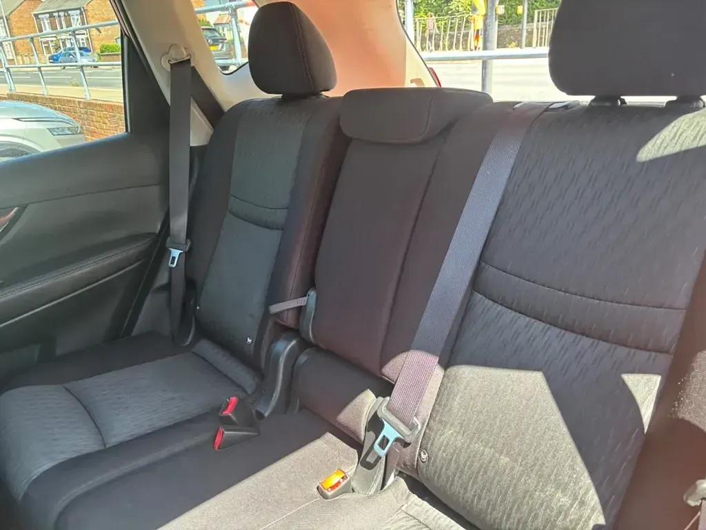 Used Nissan X-Trail Acenta 130 HP (95 kW) 2018 Orange SUV