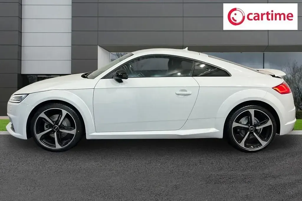 Używany Audi TT Sport 197 KM (144 kW) 2022 Biały Coupe