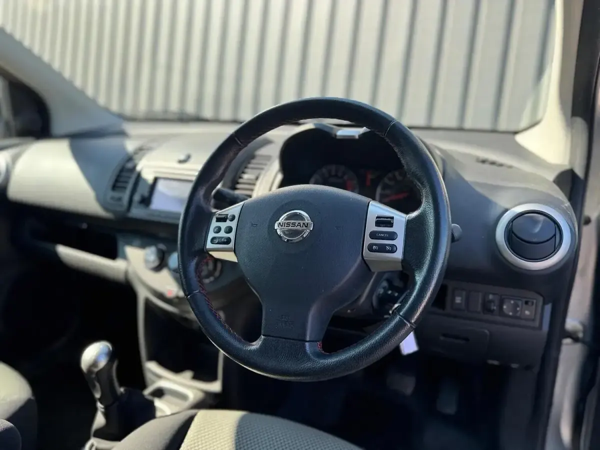 Used Nissan Note N-TEC 88 HP (64 kW) 2010 Silver Hatchback