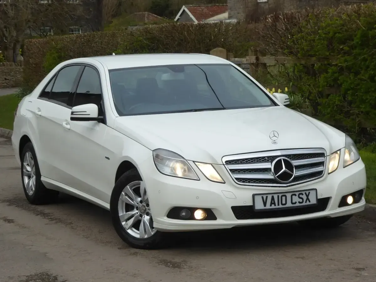 Used Mercedes E220 SE 2010 White Sedan