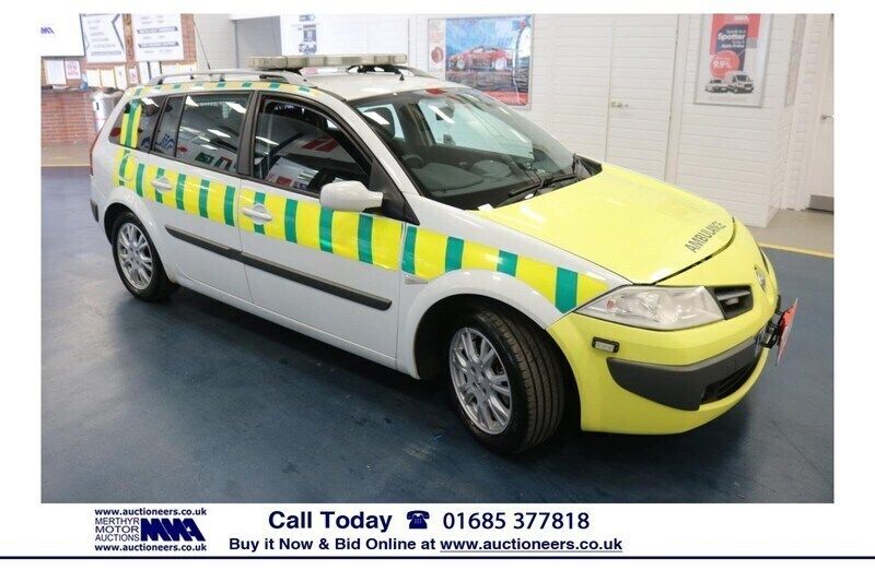 White Used 2008 Renault Mégane GrandTour Expression Estate | £2,350 - Image 1/4