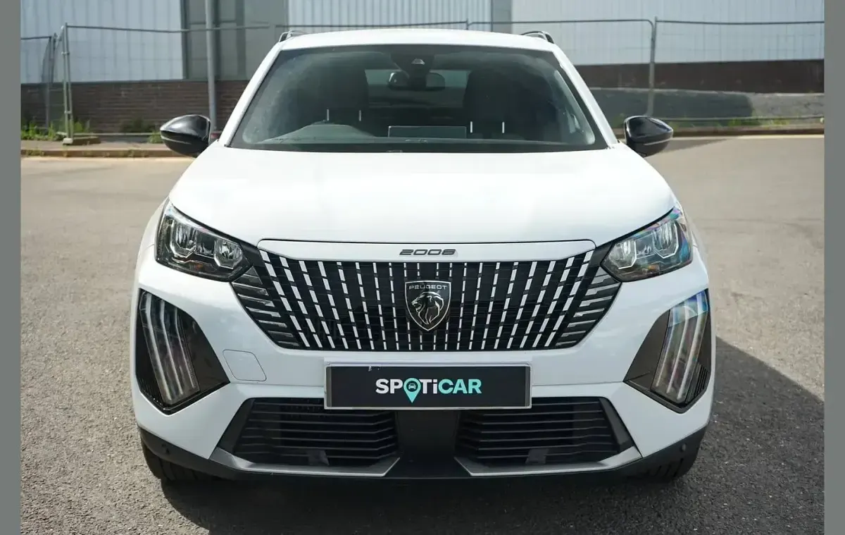 Used Peugeot 2008 Allure 129 HP (94 kW) 2024 White SUV