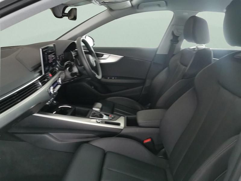 Used Audi A4 Sport 150 HP (110 kW) 2023 White Sedan