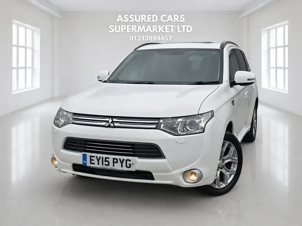 Used Mitsubishi Outlander P-HEV 200 HP (147 kW) 2015 White SUV