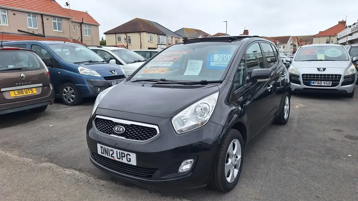 Used Kia Venga 125 HP (91 kW) 2012 Black Hatchback
