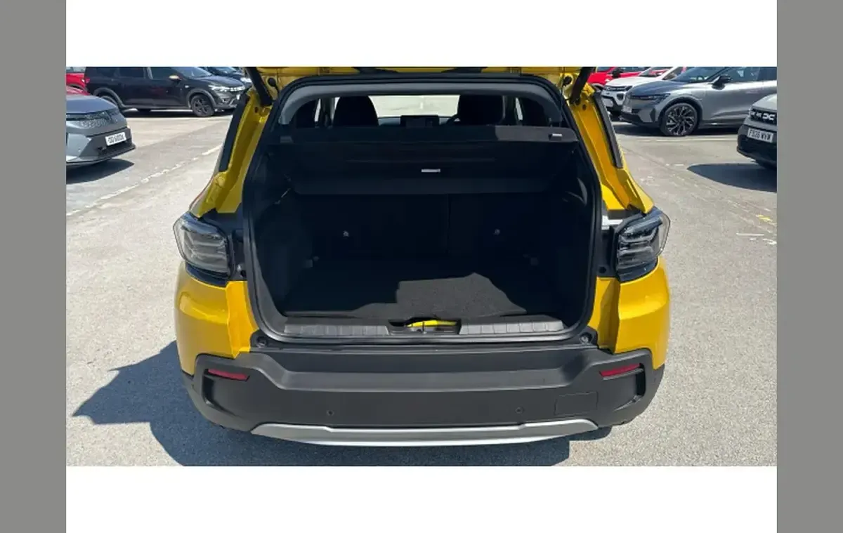 Used Jeep Avenger EV Summit 114 kW (156 HP) 2025 Yellow SUV