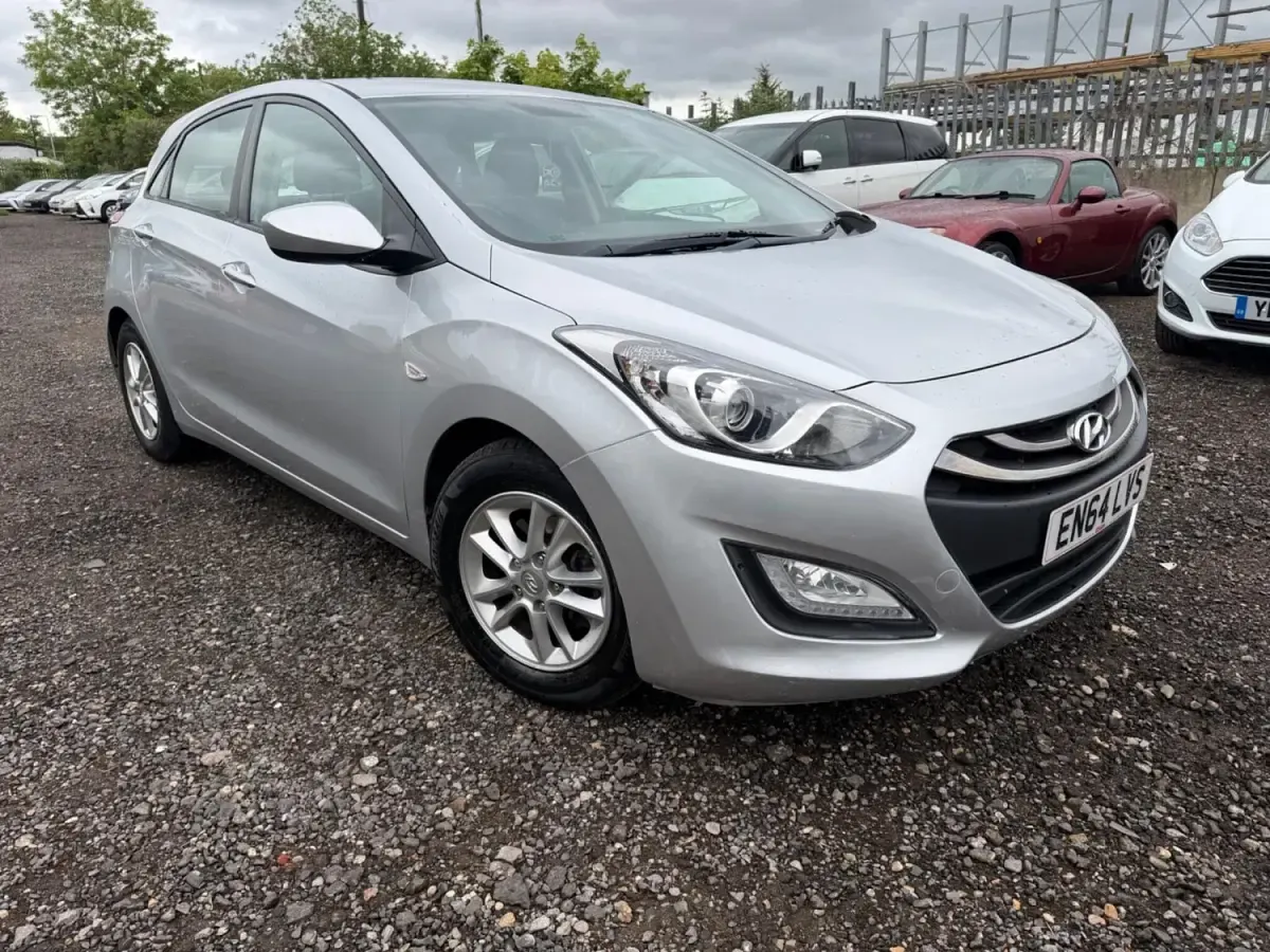 Second-hand Hyundai i30 Active 100 CP (73 kW) 2015 Argintiu Hatchback