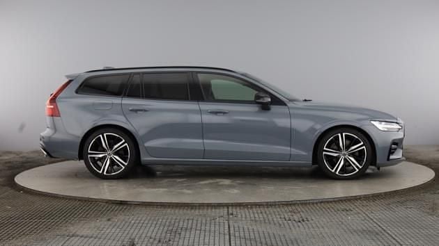 Used Volvo V60 R-Design 161 HP (118 kW) 2022 Estate