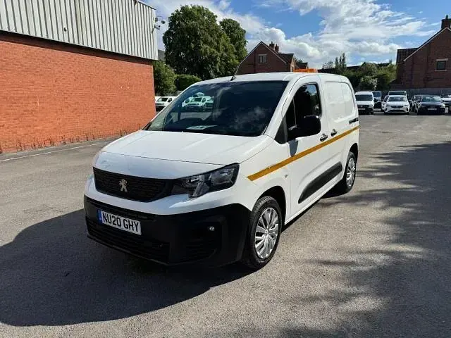 Used Peugeot Partner 2020 White MPV