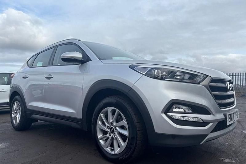 Used Hyundai Tucson SE 116 HP (85 kW) 2017 Silver SUV