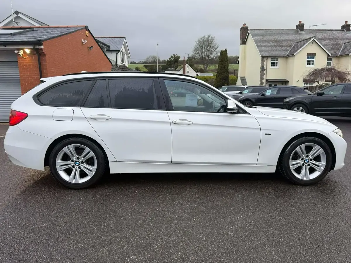 Usado BMW 320 Sport Line 2014 Blanco Familiar