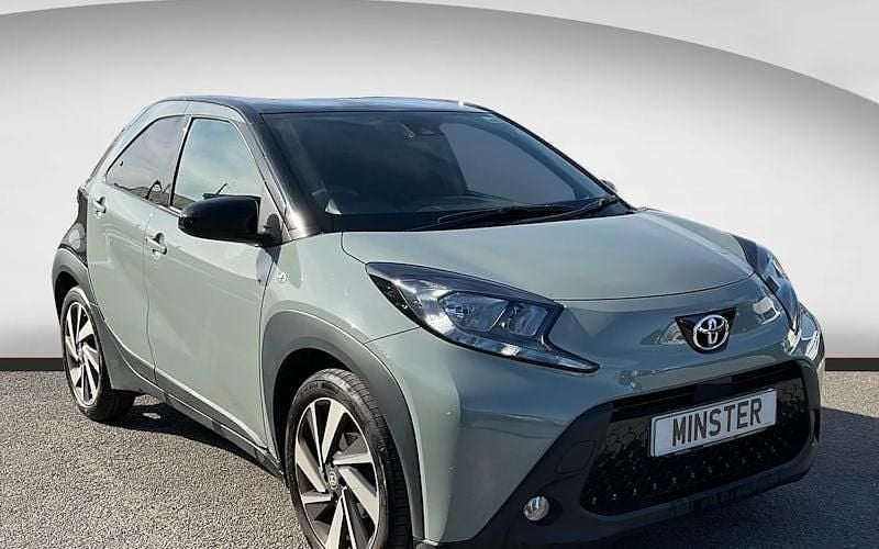 Used Toyota Aygo X 72 HP (52 kW) 2025 Green SUV