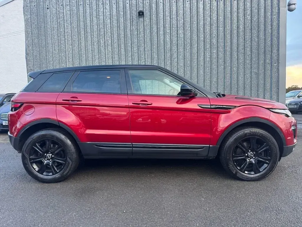 Used Land Rover Range Rover evoque SE 180 HP (132 kW) 2016 Red SUV