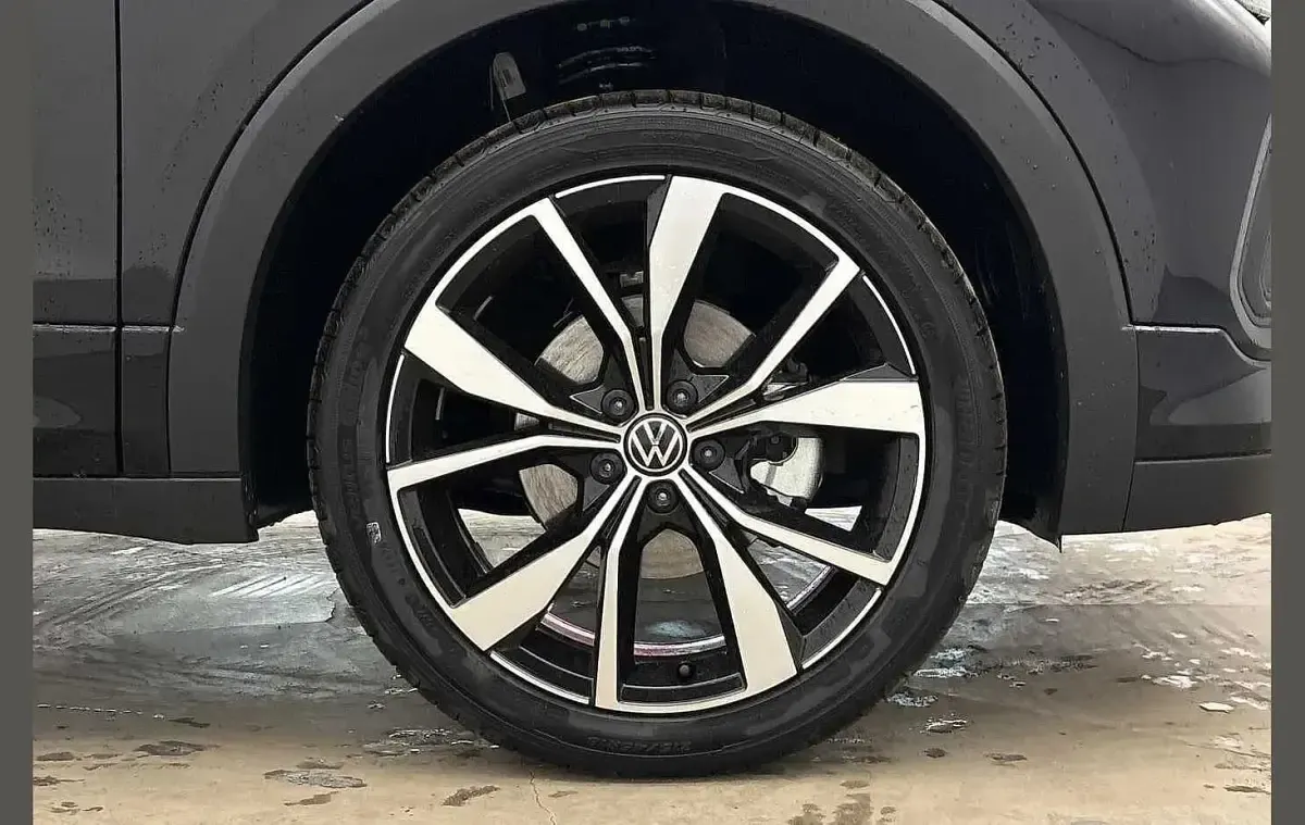 Ny VW T-Cross R-line 113 HK (83 kW) 2026 Svart SUV