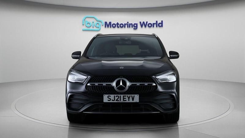 Used Mercedes GLA180 Executive 136 HP (100 kW) 2021 Black SUV