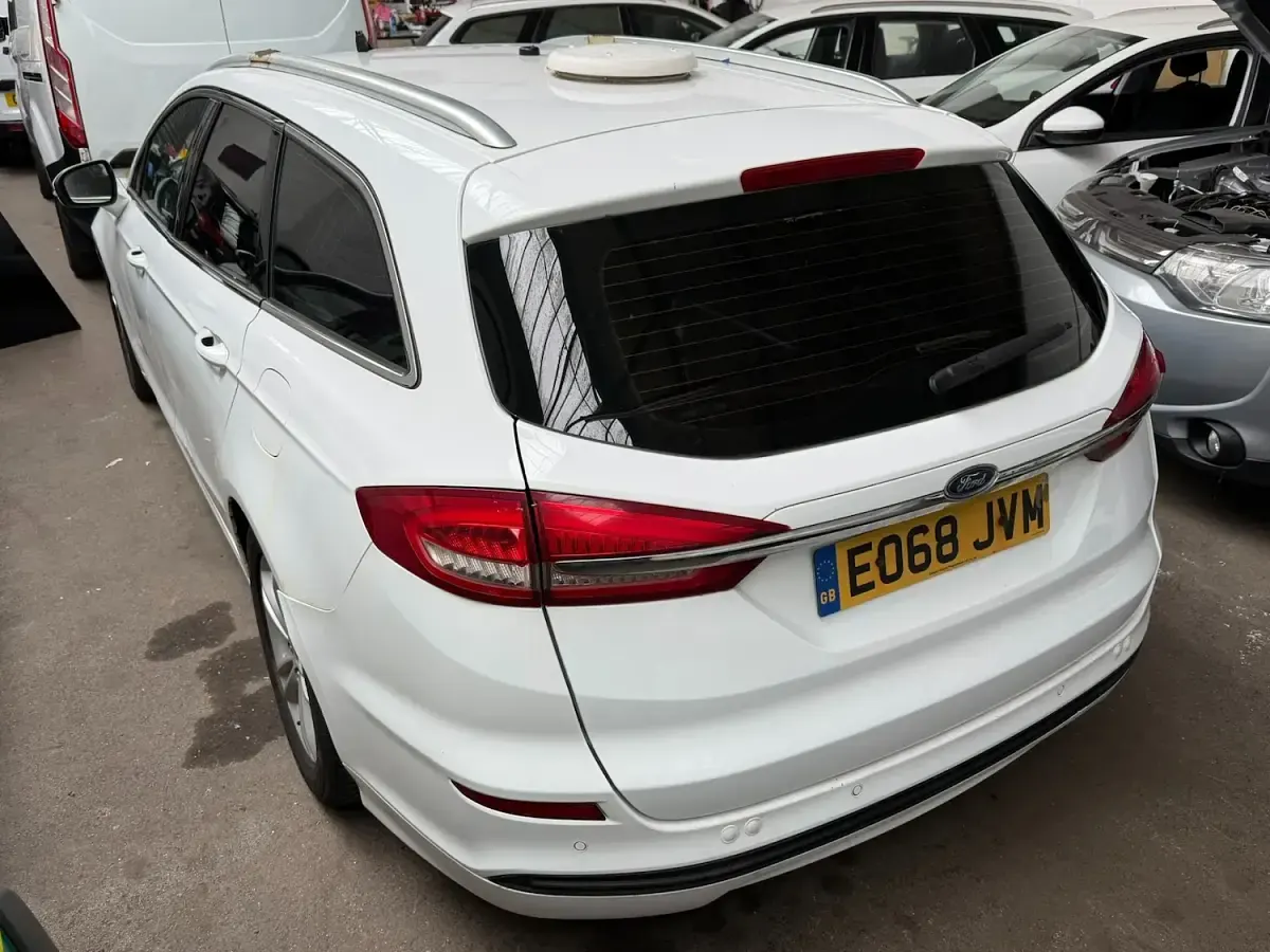 Used Ford Mondeo Zetec 2018 White Estate