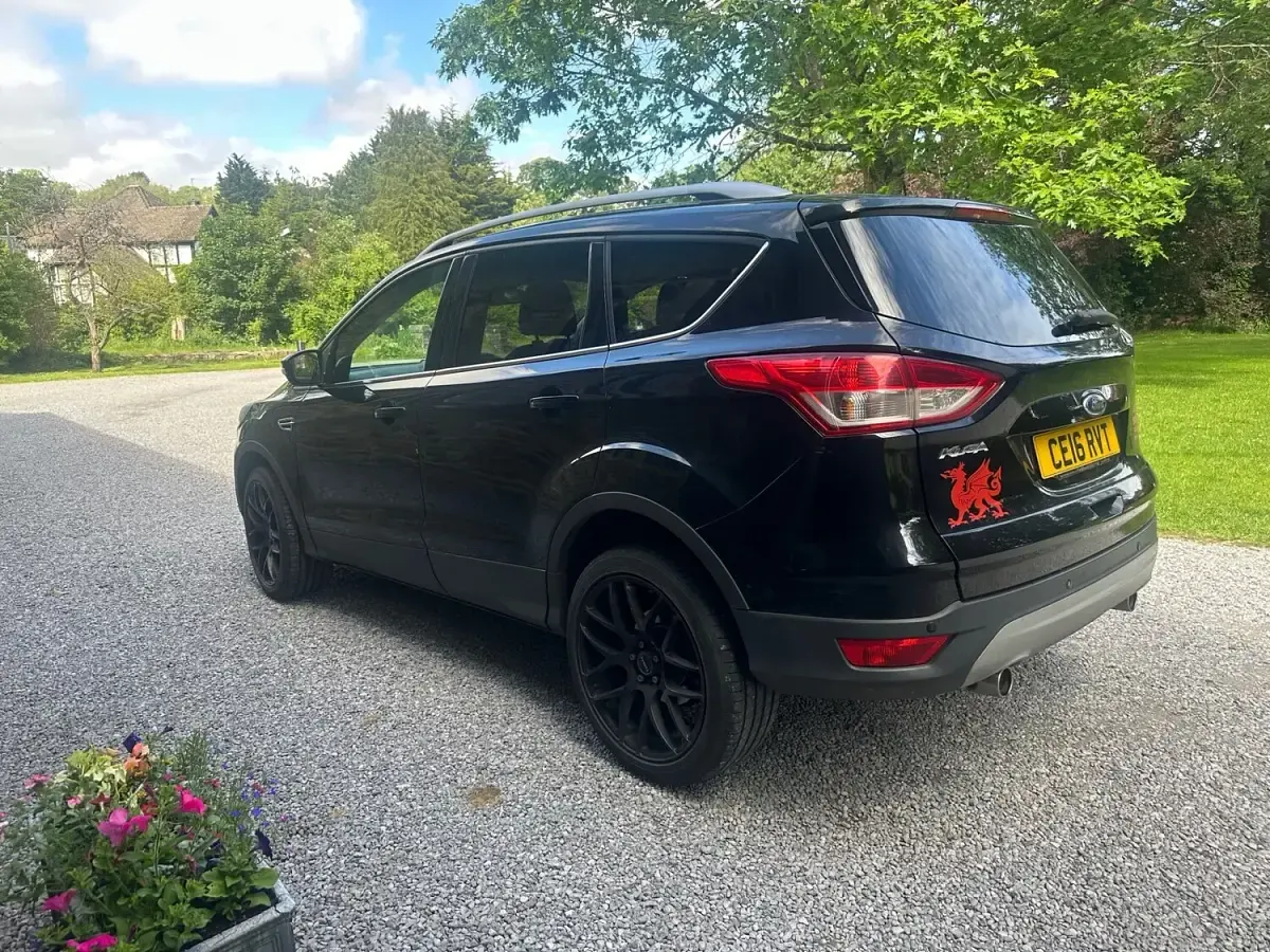 Used Ford Kuga Titanium 150 HP (110 kW) 2016 Black SUV