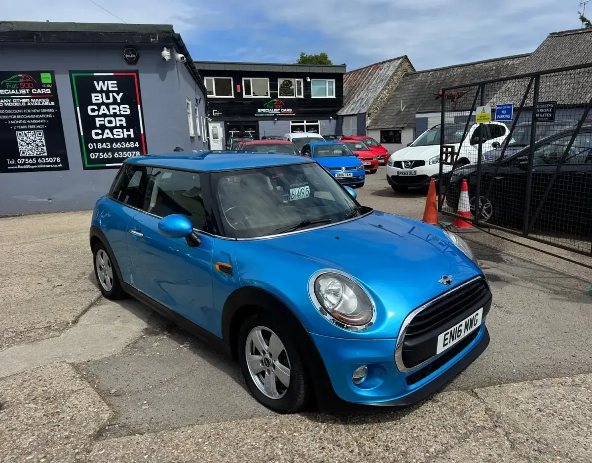 Begagnad Mini ONE Hatch 2016 Blå Halvkombi