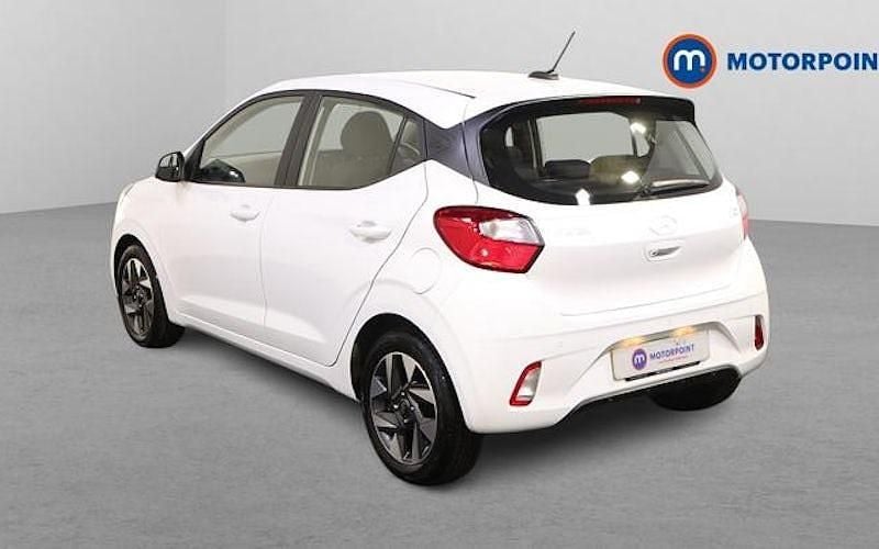 Used Hyundai i10 Advanced 79 HP (58 kW) 2025 White Hatchback