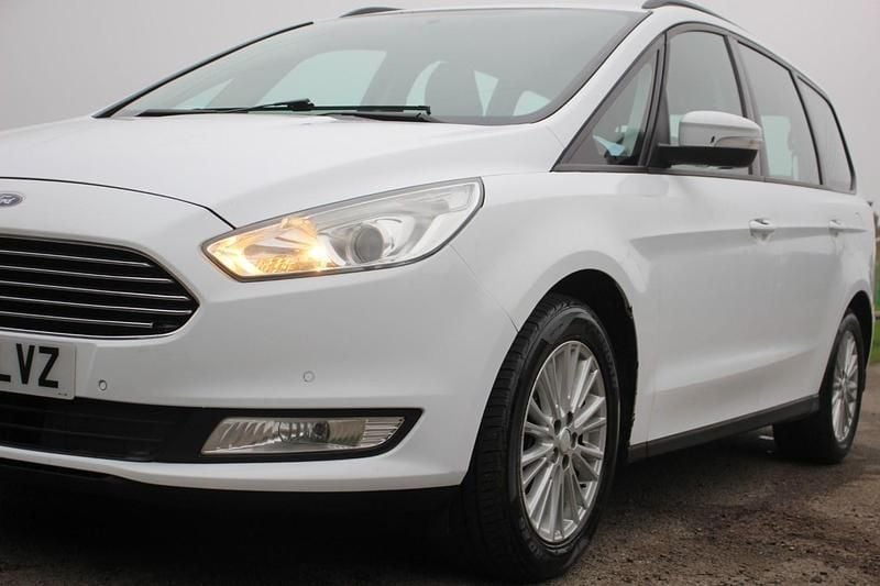 Used Ford Galaxy Zetec 2022 White MPV