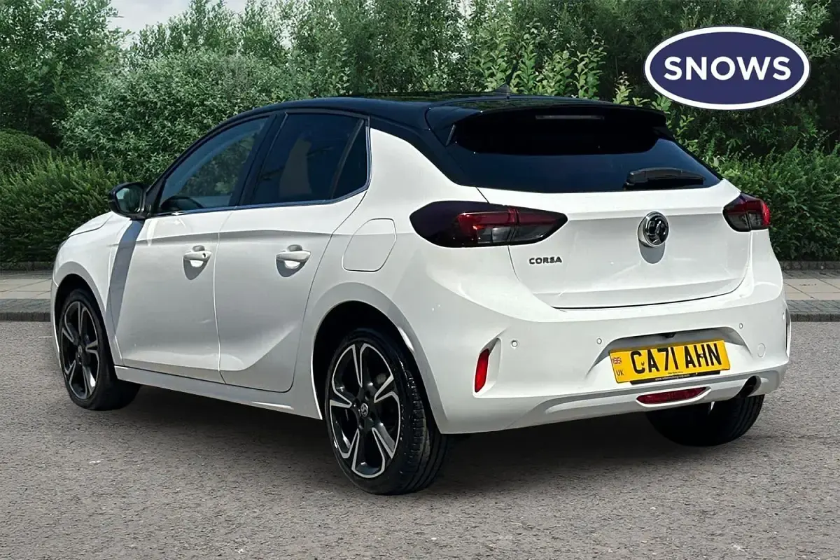 Used Vauxhall Corsa Elite 100 HP (73 kW) 2021 White Hatchback