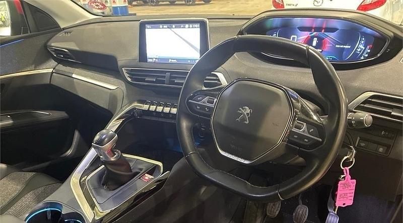 Used Peugeot 3008 Allure 130 HP (95 kW) 2019 Ultimate red SUV