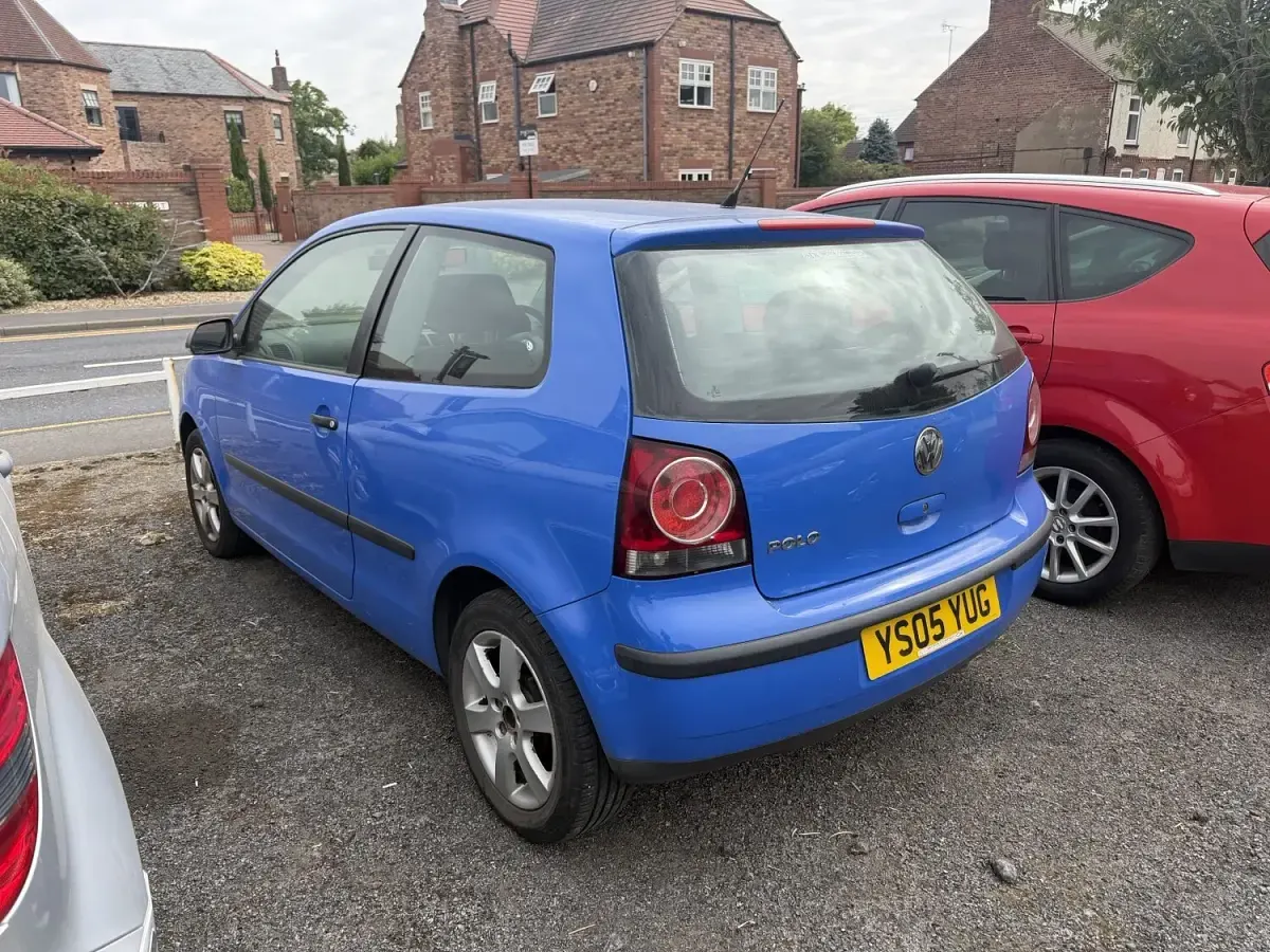 Used VW Polo 55 HP (40 kW) 2005 Blue Hatchback