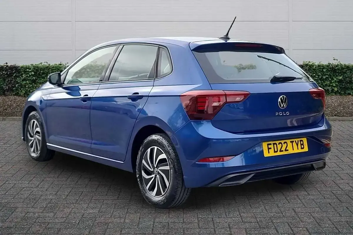 Used VW Polo Life 95 HP (69 kW) 2022 Blue Hatchback