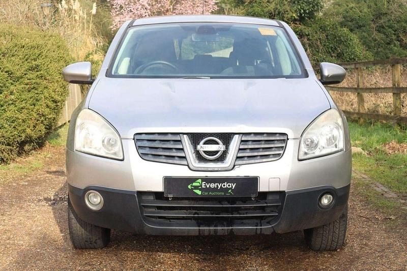 Used Nissan Qashqai Acenta 114 HP (83 kW) 2008 Silver SUV