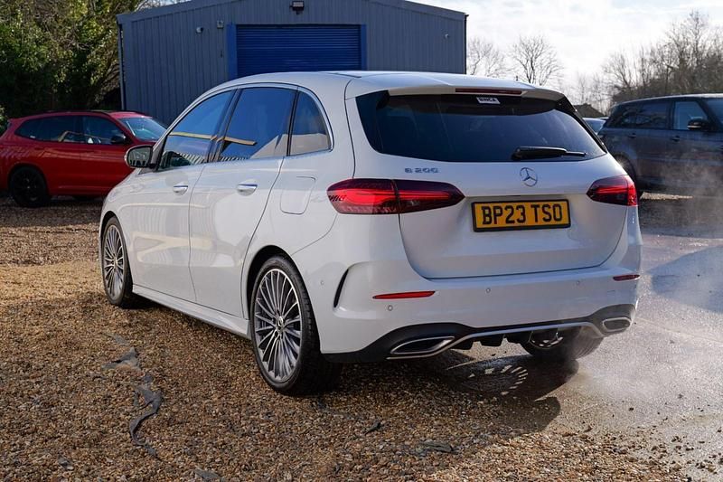 Used Mercedes B200 AMG Line Premium Plus 163 HP (119 kW) 2023 White MPV