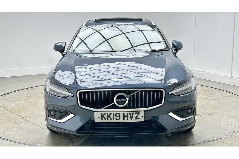 Used Volvo V60 Inscription 190 HP (139 kW) 2019 Blue Estate