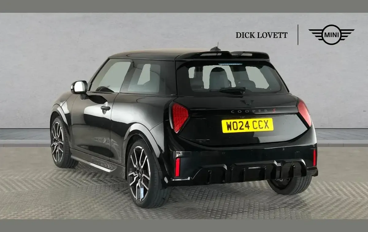 Used Mini Cooper Sport 200 HP (147 kW) 2024 Black Hatchback