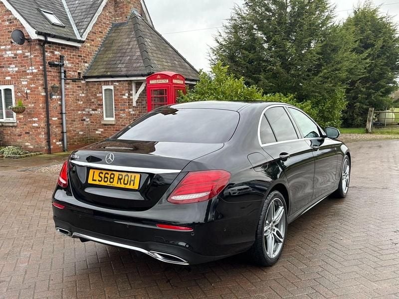 Gebraucht Mercedes E220 AMG line 194 PS (142 kW) 2018 Schwarz Limousine