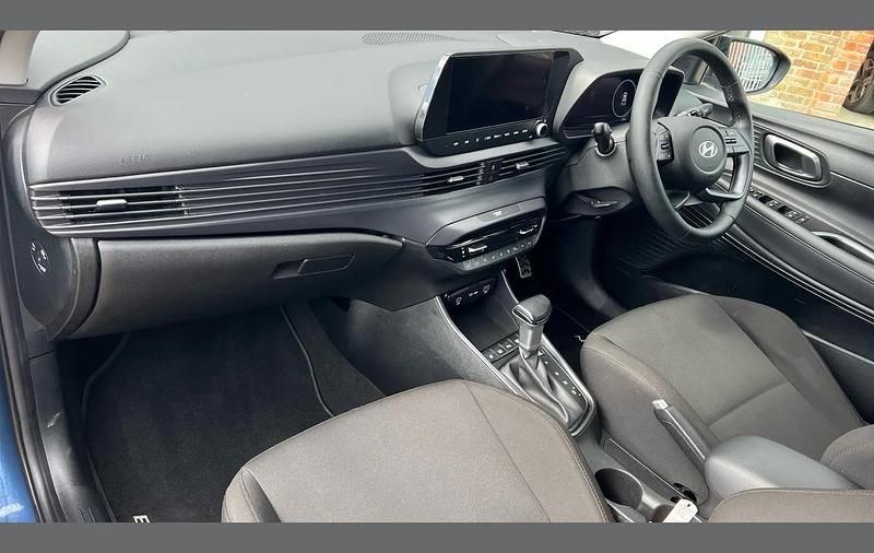 Używany Hyundai Bayon Premium 99 KM (72 kW) 2025 Niebieski SUV