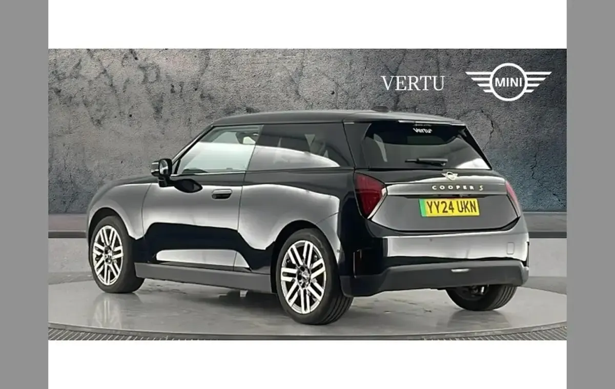 Used Mini Cooper Classic 160 kW (218 HP) 2024 Other Hatchback