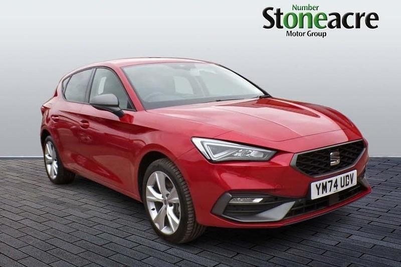 Used Seat Leon FR 204 HP (150 kW) 2025 Red Hatchback