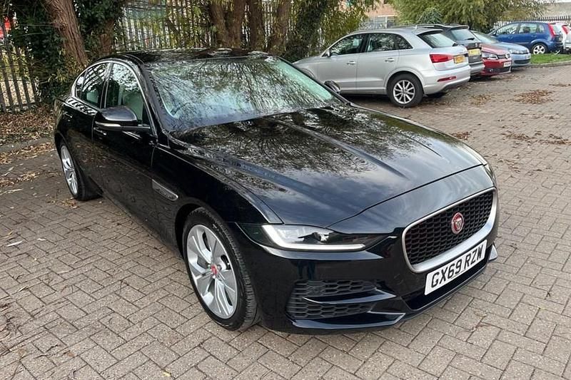 Usado Jaguar XE S 300 HP (220 kW) 2019 Preto Sedan