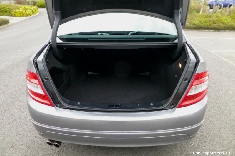 Used Mercedes C180 156 HP (114 kW) 2010 Sedan