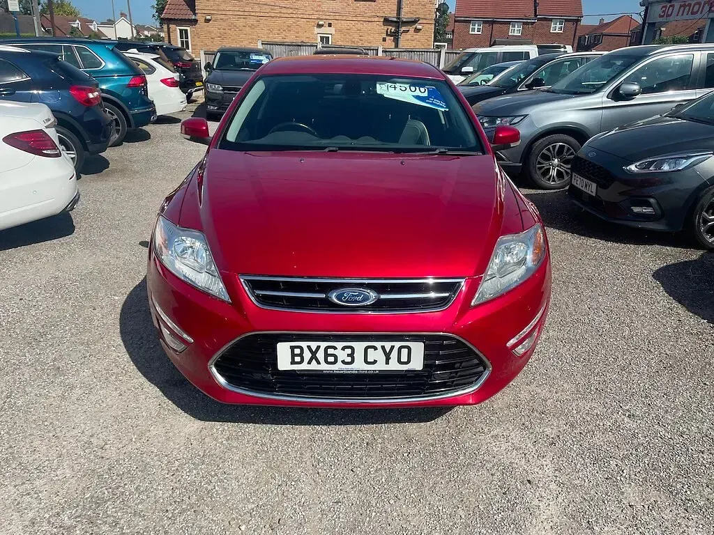Used Ford Mondeo Business Edition 157 HP (115 kW) 2013 Red Hatchback