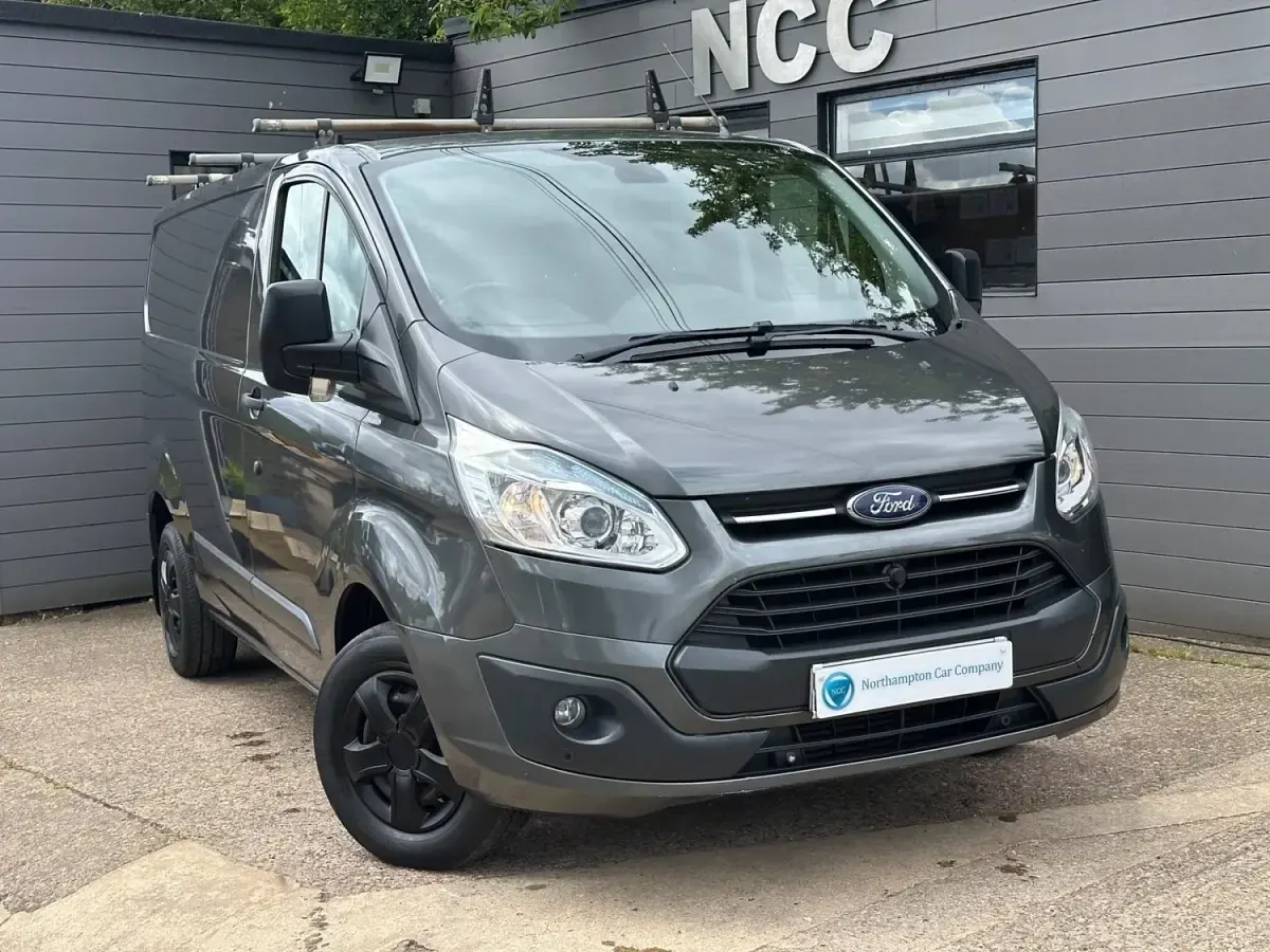 Usado Ford Transit Custom Trend 125 HP (91 kW) 2016 Cinzento Van
