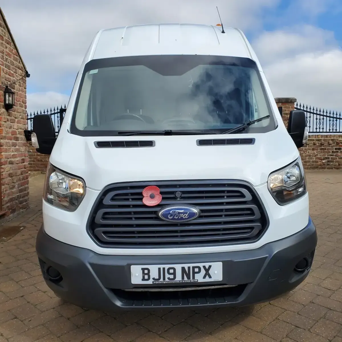 Usado Ford Transit 130 HP (95 kW) 2019 Branco Van