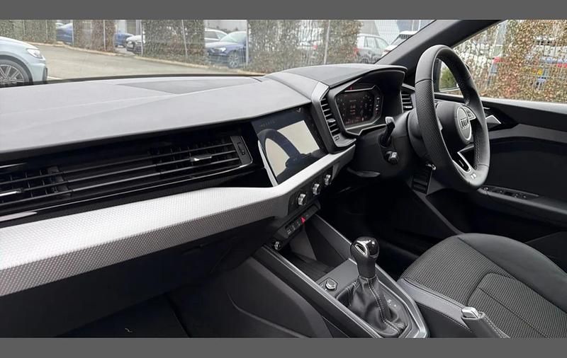Usado Audi A1 S-Line 147 HP (108 kW) 2026 Preto SUV