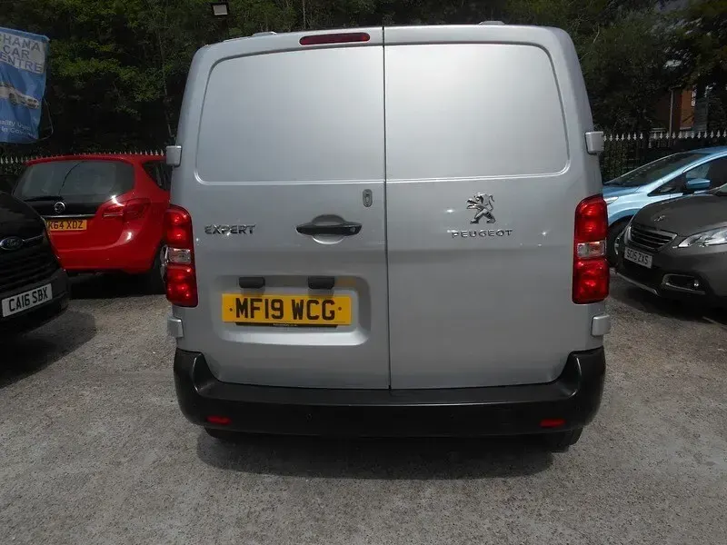 Used Peugeot Expert 2019 Silver Van