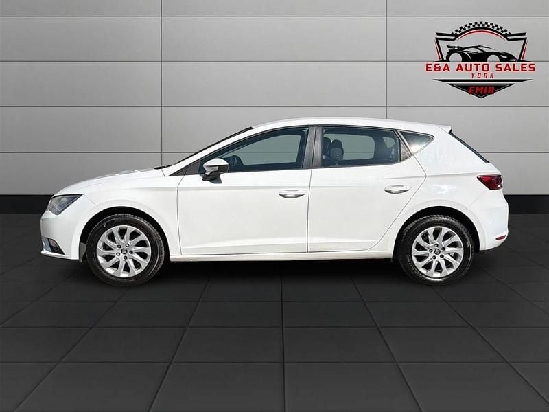 Used Seat Leon SE 105 HP (77 kW) 2013 White Hatchback