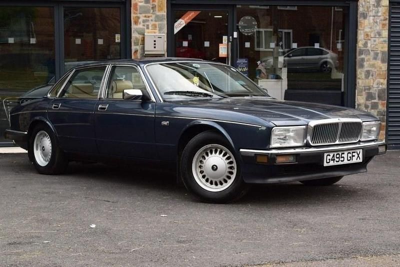 Used Daimler Sovereign 235 HP (172 kW) 1989 Blue Sedan