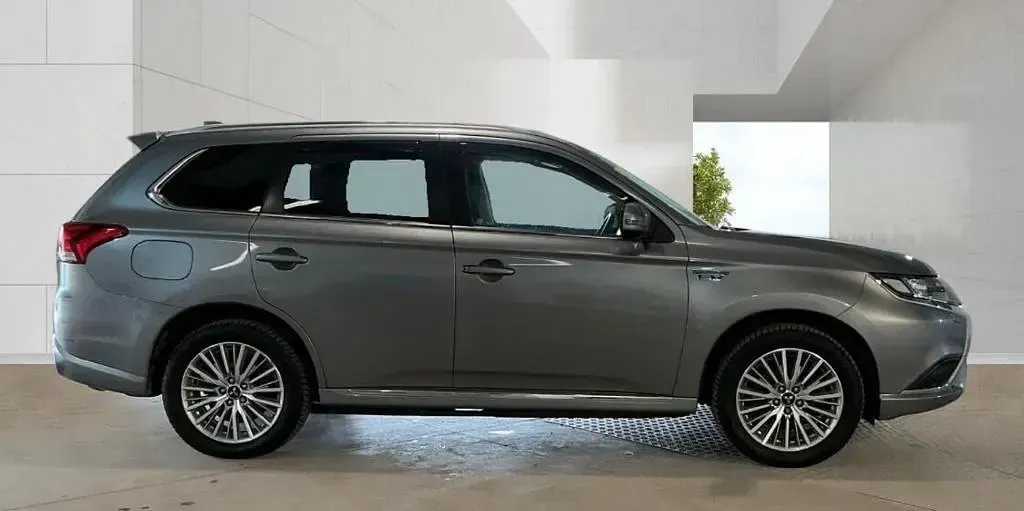Used Mitsubishi Outlander P-HEV 2019 Grey SUV