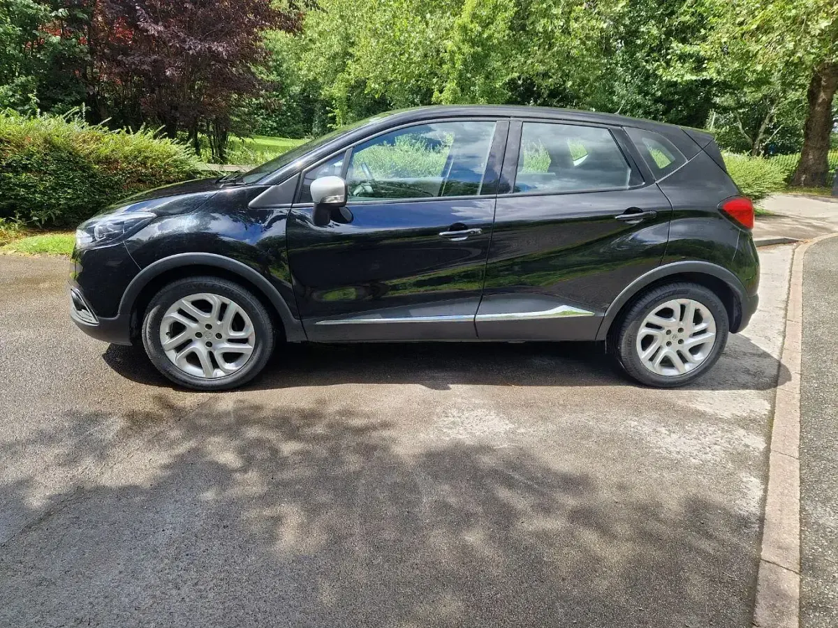 Used Renault Captur Dynamique 90 HP (66 kW) 2014 Black SUV