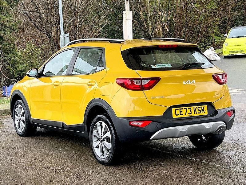 Used Kia Stonic 99 HP (72 kW) 2023 Yellow SUV